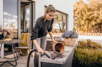 Строительный пылесос Karcher WD 3 V-17/4/20 1000Вт (уборка: сухая/влажная) желтый - купить недорого с доставкой в интернет-магазине