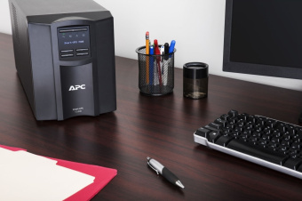 Источник бесперебойного питания APC Smart-UPS SMT1500IC 1000Вт 1500ВА черный - купить недорого с доставкой в интернет-магазине