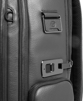 Рюкзак мужской Piquadro Modus CA7107MOSBM/N черный натур.кожа - купить недорого с доставкой в интернет-магазине
