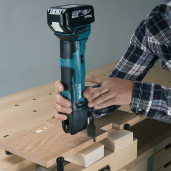 Многофункциональный инструмент Makita DTM51Z 390Вт синий/черный - купить недорого с доставкой в интернет-магазине