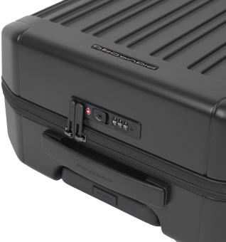 Чемодан Piquadro PQ LIGHT (BV4425PQL/NO) 40x55x20см 31л. 1.99кг. поликарбонат черный - купить недорого с доставкой в интернет-магазине