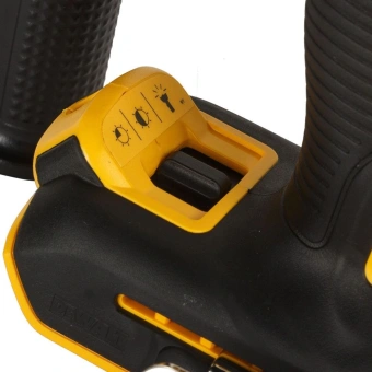 Дрель-шуруповерт DeWalt DCD996NT аккум. патрон:быстрозажимной (кейс в комплекте) - купить недорого с доставкой в интернет-магазине