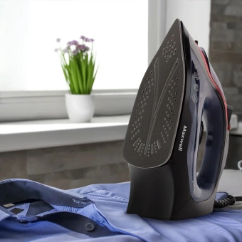 Утюг Maxwell MW-3034 2400Вт черный - купить недорого с доставкой в интернет-магазине