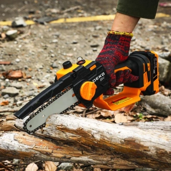Цепная пила Deko DKCHS 20-6 PRO 20Вт дл.шины:12" (30cm) (083-2012) - купить недорого с доставкой в интернет-магазине