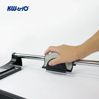 Резак дисковый Kw-Trio 3020 A2/12лист./670мм/автоприжим/защитный экран - купить недорого с доставкой в интернет-магазине