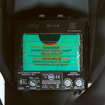 Маска сварщика Fubag IR 4-13N M филь.:хамел. см.экр.100x65мм черный (38438) - купить недорого с доставкой в интернет-магазине