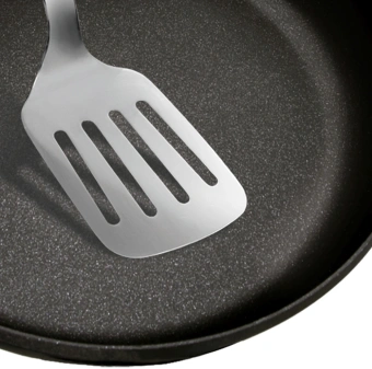 Сковорода Rondell Walzer RDA-767 круглая 24см покрытие: TriTitan ручка несъемная (без крышки) черный - купить недорого с доставкой в интернет-магазине