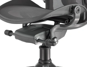 Кресло эргономичное Herman Miller Aeron C Large черный сетка с подголов. крестов. пластик - купить недорого с доставкой в интернет-магазине