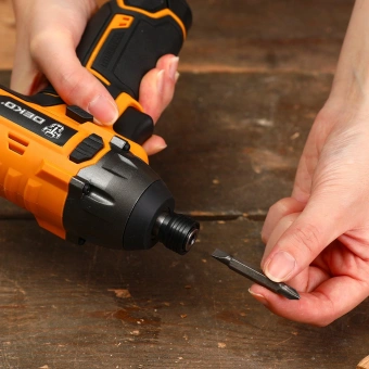 Винтоверт Deko DKIS12-L аккум. патрон:шестигр.1/4" (063-4105) - купить недорого с доставкой в интернет-магазине