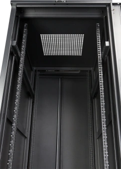 Шкаф серверный Lanmaster (TWT-CBB-47U-6X6-G1) напольный 47U 600x600мм пер.дв.стекл металл 2 бок.пан. 800кг черный 526мм 95кг 2277мм IP20 металл - купить недорого с доставкой в интернет-магазине