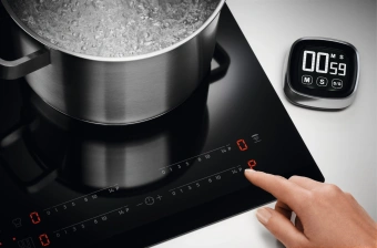 Индукционная варочная поверхность Electrolux EIT61443B черный - купить недорого с доставкой в интернет-магазине