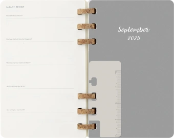 Еженедельник Moleskine ACADEMIC SPIRAL DSSPB12AMWH3 Large 150х210мм 200стр. кремовые страницы спираль черный - купить недорого с доставкой в интернет-магазине