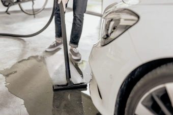 Строительный пылесос Karcher WD 4 S V-20/5/22 1000Вт (уборка: сухая/сбор воды) желтый - купить недорого с доставкой в интернет-магазине