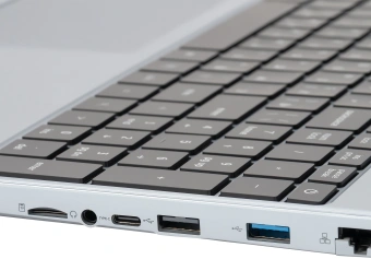 Ноутбук Digma Pro Breve Ryzen 5 Pro 5675U 8Gb SSD512Gb AMD Radeon 15.6" IPS FHD (1920x1080) Windows 11 Professional silver WiFi BT Cam 4500mAh (DN15R5-8DXW06) - купить недорого с доставкой в интернет-магазине