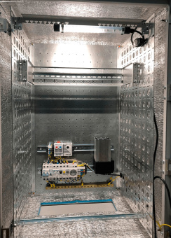 Шкаф коммутационный ЦМО (ШТВ-Н-18.6.5-4ААА-Т1) настенный 18U 600x500мм пер.дв.стал.лист несъемн.бок.пан. 150кг серый 75кг 120град. 900мм IP55 IK10 металл уличный всепогодный с кондиционером с вентилятором с нагревателем укомплектованный - купить недорого с доставкой в интернет-магазине