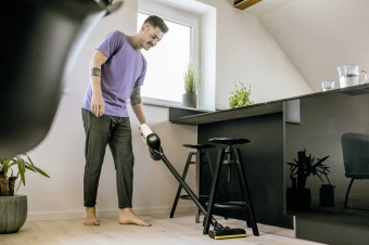 Пылесос ручной Karcher VC 4 Cordless myHome 21Вт белый/серый - купить недорого с доставкой в интернет-магазине