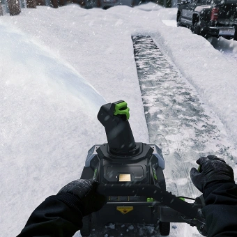 Снегоуборщик электр. Greenworks GD82ST - купить недорого с доставкой в интернет-магазине