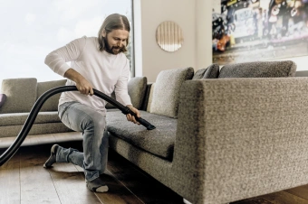 Строительный пылесос Karcher WD 2 Plus V-12/6/18/C 1000Вт (уборка: сухая/влажная) желтый - купить недорого с доставкой в интернет-магазине