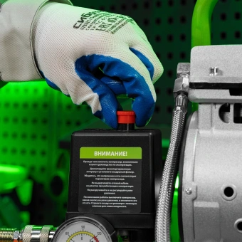 Компрессор поршневой Сибртех МБ 750/10 безмасляный 150л/мин 10л 750Вт зеленый - купить недорого с доставкой в интернет-магазине