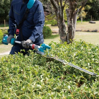 Кусторез Makita UN001GZаккум. - купить недорого с доставкой в интернет-магазине