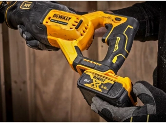Сабельная пила DeWalt DCS382N-XJ аккум. 3200ход/мин - купить недорого с доставкой в интернет-магазине