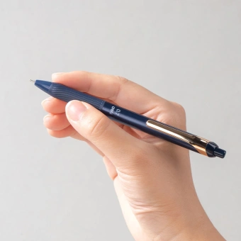 Ручка шариков. автоматическая Deli EQ88-BL d=0.7мм син. черн. карт.уп. игловидный пиш. наконечник резин. манжета чернила пониженной вязкости - купить недорого с доставкой в интернет-магазине
