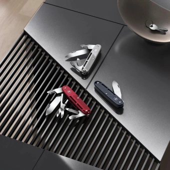 Нож перочинный Victorinox Synergy X Alox (0.8226.20) 93мм 10функц. красный карт.коробка - купить недорого с доставкой в интернет-магазине