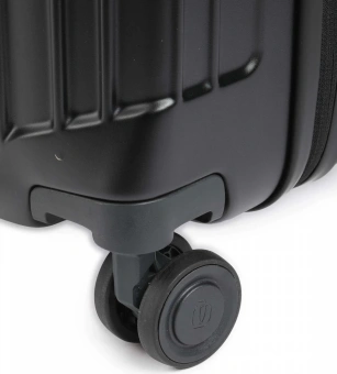 Чемодан Piquadro PQ LIGHT (BV6552PQL/NO) 23x41x40см 28л. поликарбонат черный - купить недорого с доставкой в интернет-магазине
