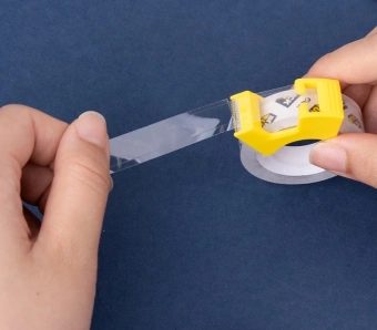 Клейкая лента канцелярская Deli EA697 прозрачная шир.12мм дл.27м 38мкр блистер (упак.:2шт) в комп.:диспенсер для клейкой ленты - купить недорого с доставкой в интернет-магазине