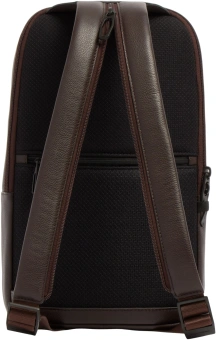 Рюкзак слинг мужской Piquadro Russel CA6764W137/TM темно-коричневый натур.кожа - купить недорого с доставкой в интернет-магазине