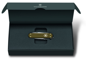 Нож перочинный Victorinox Classic SD Alox L E 2024 (0.6221.L24) 58мм 5функц. коричневый подар.коробка - купить недорого с доставкой в интернет-магазине