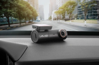 Видеорегистратор Mio MiVue J35 черный 4Mpix 2560x1440 1440p 150гр. GPS SSC3337DE - купить недорого с доставкой в интернет-магазине