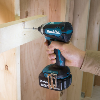 Шуруповерт Makita DTD153Z аккум. патрон:шестигр.1/4" - купить недорого с доставкой в интернет-магазине