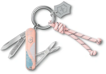 Нож перочинный Victorinox Classic SD Paris Style (0.6223.E221) 58мм 7функц. розовый подар.коробка в комплекте: шнурок - купить недорого с доставкой в интернет-магазине