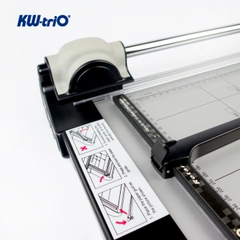 Резак дисковый Kw-Trio 3020 A2/12лист./670мм/автоприжим/защитный экран - купить недорого с доставкой в интернет-магазине