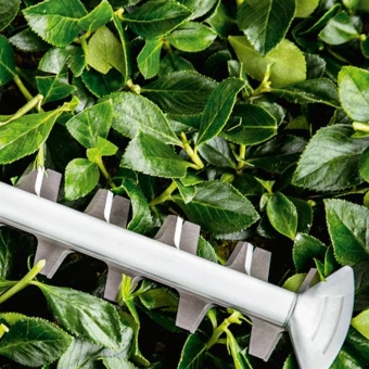 Кусторез Bosch UniversalHedgeCut 50 (06008C0501) - купить недорого с доставкой в интернет-магазине