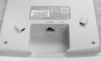 Точка доступа TP-Link EAP110 N300 10/100BASE-TX белый - купить недорого с доставкой в интернет-магазине