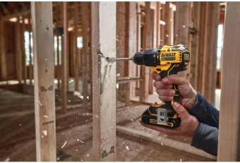 Дрель-шуруповерт DeWalt DCD709D2T аккум. патрон:быстрозажимной (кейс в комплекте) (DCD709D2T-QW) - купить недорого с доставкой в интернет-магазине