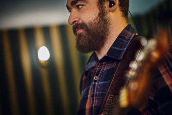 Наушники вкладыши Sennheiser IE 100 Pro 1.3м черный проводные в ушной раковине (508940) - купить недорого с доставкой в интернет-магазине