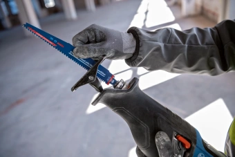Сабельная пила Bosch GSA 18V-LI 1100Вт аккум. 2900ход/мин (06016C0020) - купить недорого с доставкой в интернет-магазине