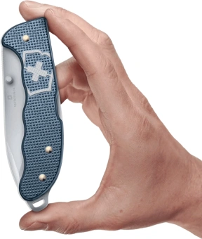 Нож перочинный Victorinox Evoke Alox LE26 (0.9415.L26) 136мм 5функц. синий подар.коробка - купить недорого с доставкой в интернет-магазине