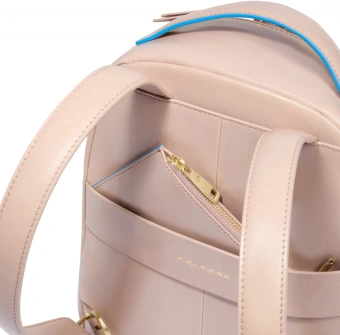 Рюкзак женский Piquadro Blue Square CA6677B2/RO2 пудровый кожа - купить недорого с доставкой в интернет-магазине