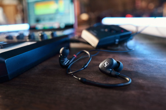 Наушники вкладыши Sennheiser IE 100 Pro 1.3м черный проводные в ушной раковине (508940) - купить недорого с доставкой в интернет-магазине