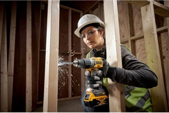 Шуруповерт DeWalt DCD805P2T-QW аккум. патрон:быстрозажимной (кейс в комплекте) - купить недорого с доставкой в интернет-магазине