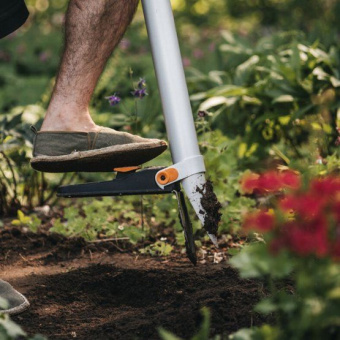 Сеялка для луковиц Fiskars Xact 1057077 105см - купить недорого с доставкой в интернет-магазине