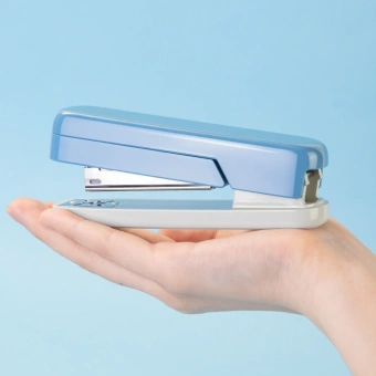 Степлер настольный Deli TA304BLUE Nusign 24/6 26/6 (20листов) синий 50скоб пластик блистер - купить недорого с доставкой в интернет-магазине