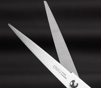 Ножницы Deli EM600 офисные 170мм ручки пластиковые сталь ассорти чехол с европод. - купить недорого с доставкой в интернет-магазине