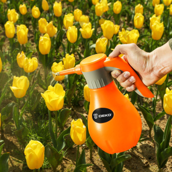 Опрыскиватель Deko DKSP14 аккум. 2л оранжевый/серый (065-0952) - купить недорого с доставкой в интернет-магазине