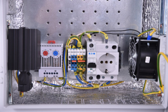 Шкаф монтажный ЦМО Эконом (ШТВ-НЭ-5.5.3-3ВВА-Т1) настенный 500x300мм пер.дв.стал.лист задн.дв.спл.стал.лист несъемн.бок.пан. серый 270мм 19кг 500мм IP54 уличный всепогодный с вентилятором с нагревателем с силовыми розетками укомплектованный 100Вт - купить недорого с доставкой в интернет-магазине