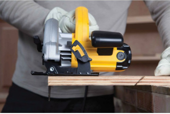 Циркулярная пила (дисковая) DeWalt DWE560-QS 1350Вт (ручная) D диска.:184мм - купить недорого с доставкой в интернет-магазине